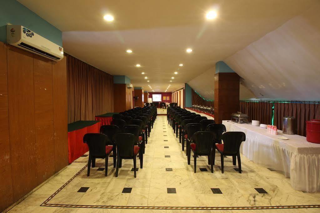 Clarks Inn- Grand Gorakhpur Exterior photo